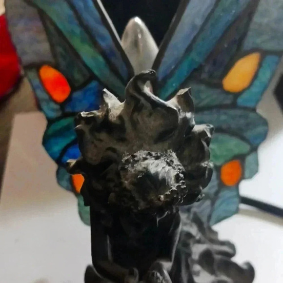 Medium lamp..100 authentic antique ANGEL with WINGS..beautiful lamp. - Picture 7 of 7